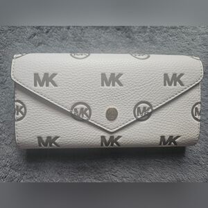 NWT Envelope Wallet MICHAEL KORS